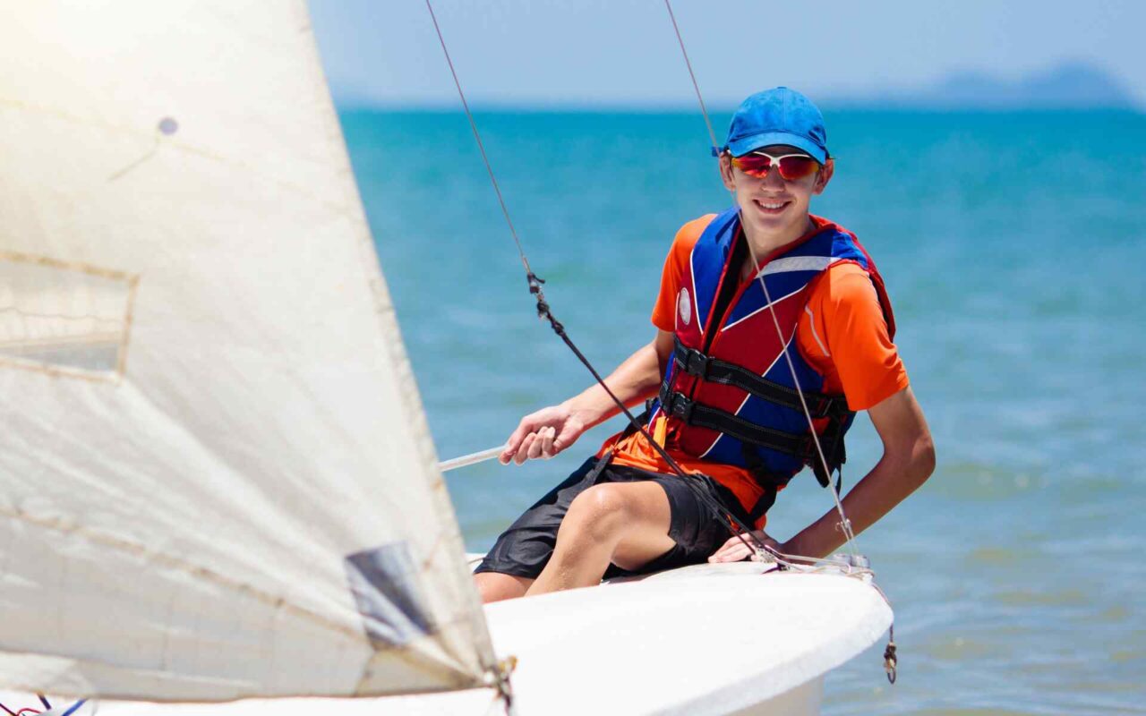 How to get into sailing as a beginner